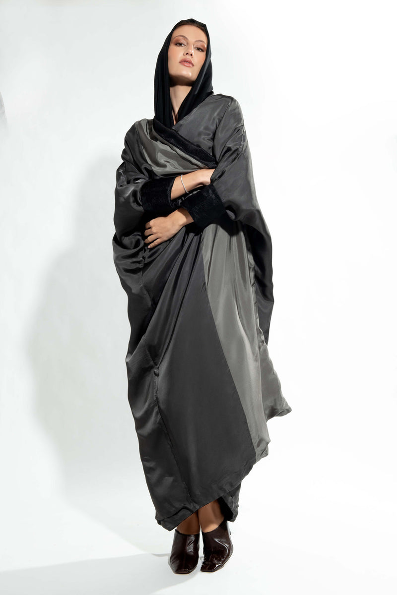 Reversible Luminous Bisht Abaya in Black