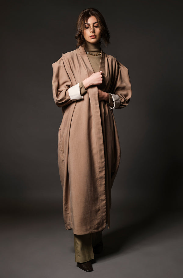 Volume Shoulder Abaya in Camel