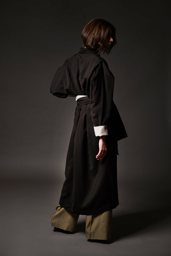 Volume Shoulder Abaya in Black Char
