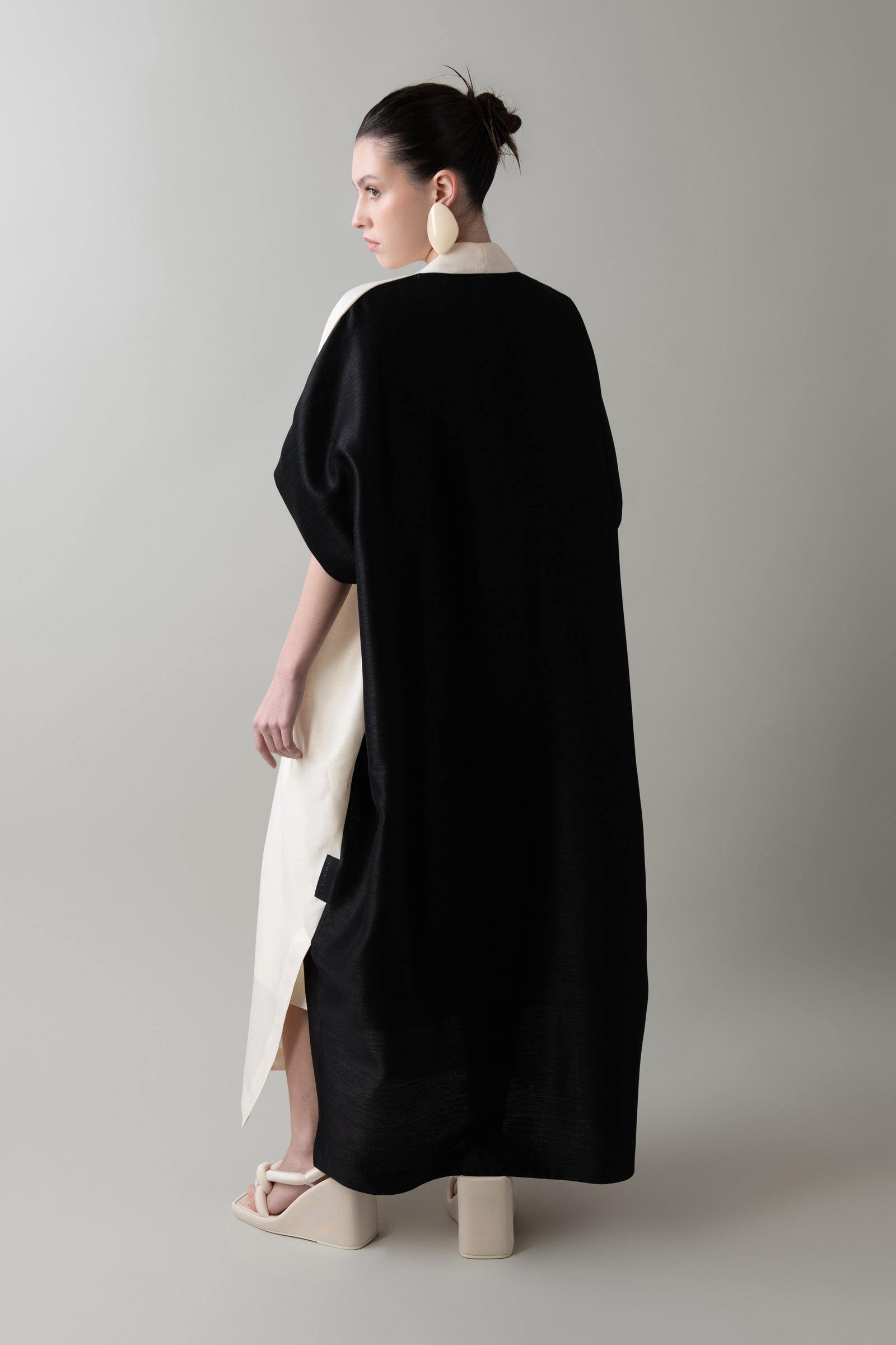 Zen Abaya in Warm Ivory & Black – Maha Ghalayini