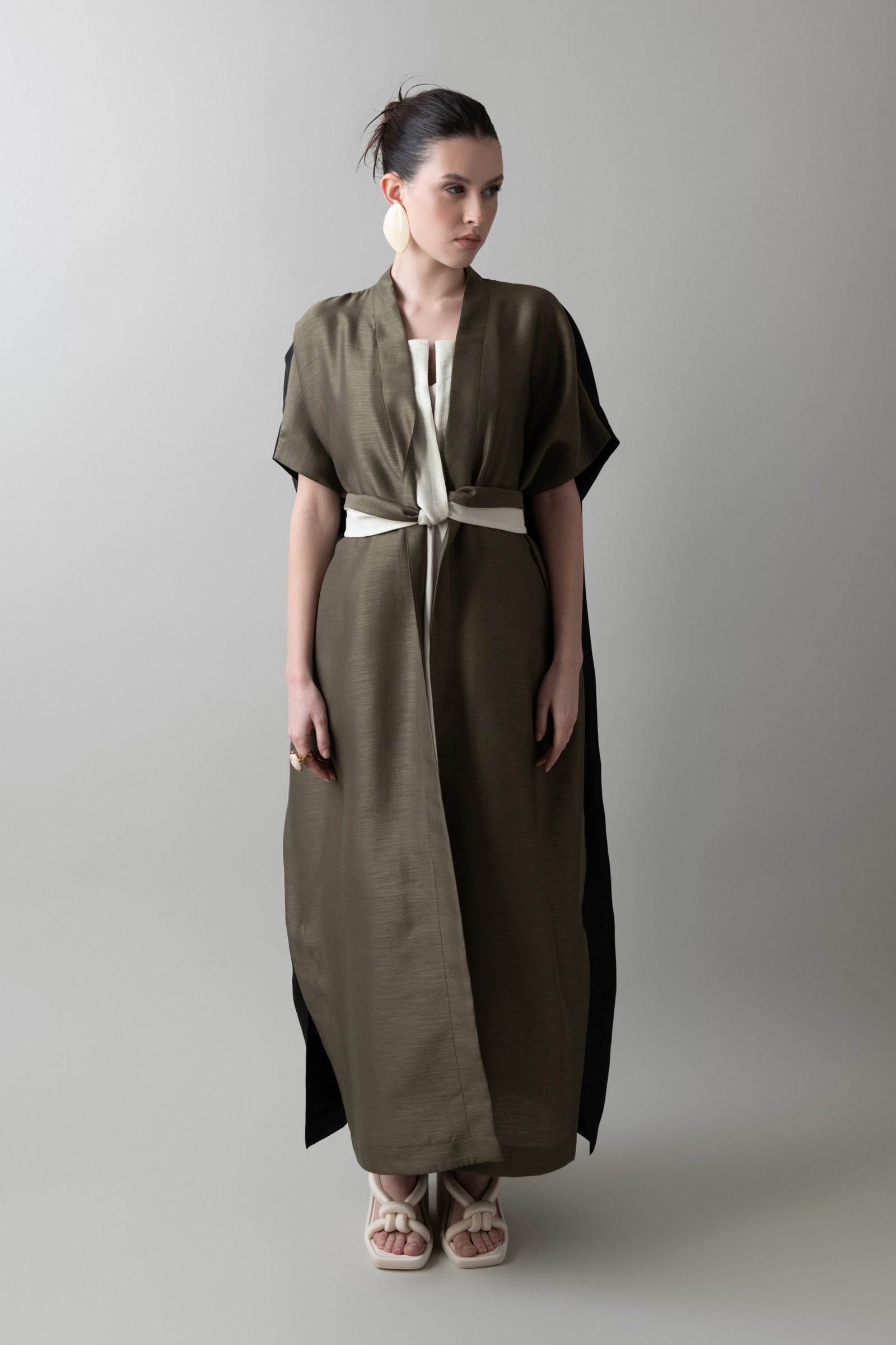 Zen Abaya in Dark Olive & Black – Maha Ghalayini